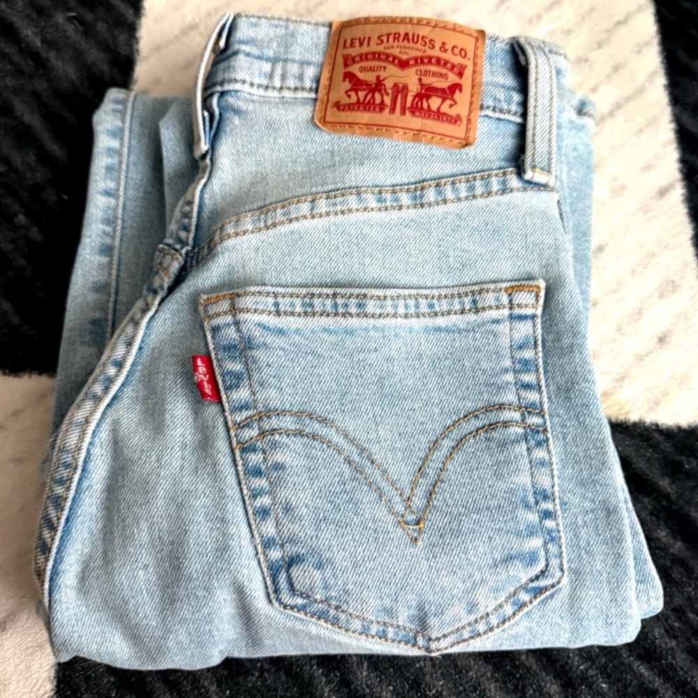 Levi's Light Wash Denim Jeans for Women